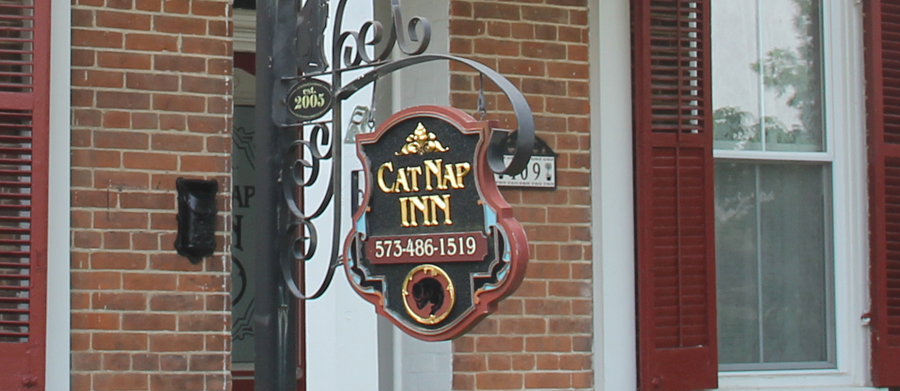 Hermann Missouri - Cat Nap Inn Sign