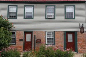 Hermann Missouri Lodging - Cobbler Room and Cottage